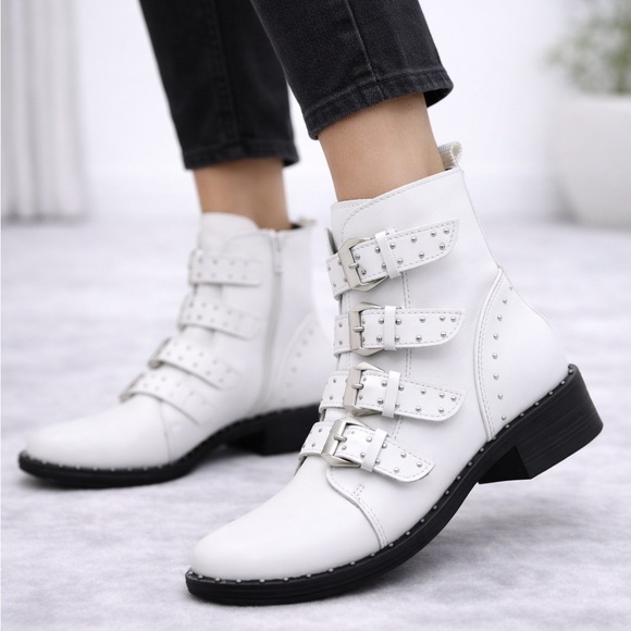 Steve Madden Shoes - Steve Madden Pursue Moto Ankle Boots White Leather Buckle Studded 7M